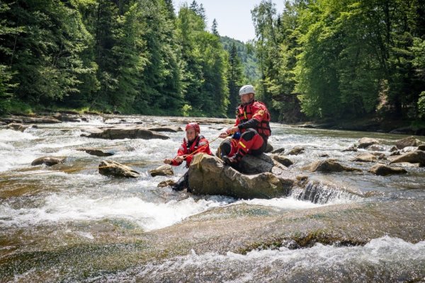 International water rescue training held in Prykarpattia with participation of Canadian instructors